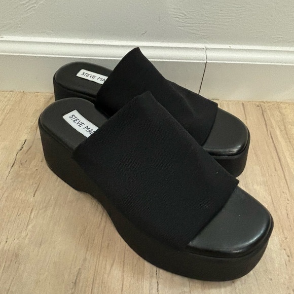 Steve Madden Shoes - COPY - 90’s Platform Sandals - Black - Size 35 - US Size 4.5